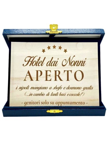 Targa con cofanetto rettangolare Cm. 21x17 - Hotel dai nonni