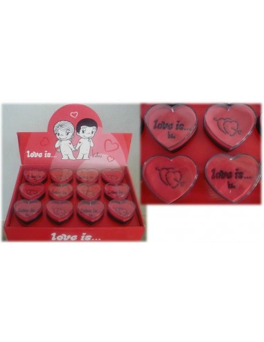 Cuore con sabbia rossa e scritta Love...